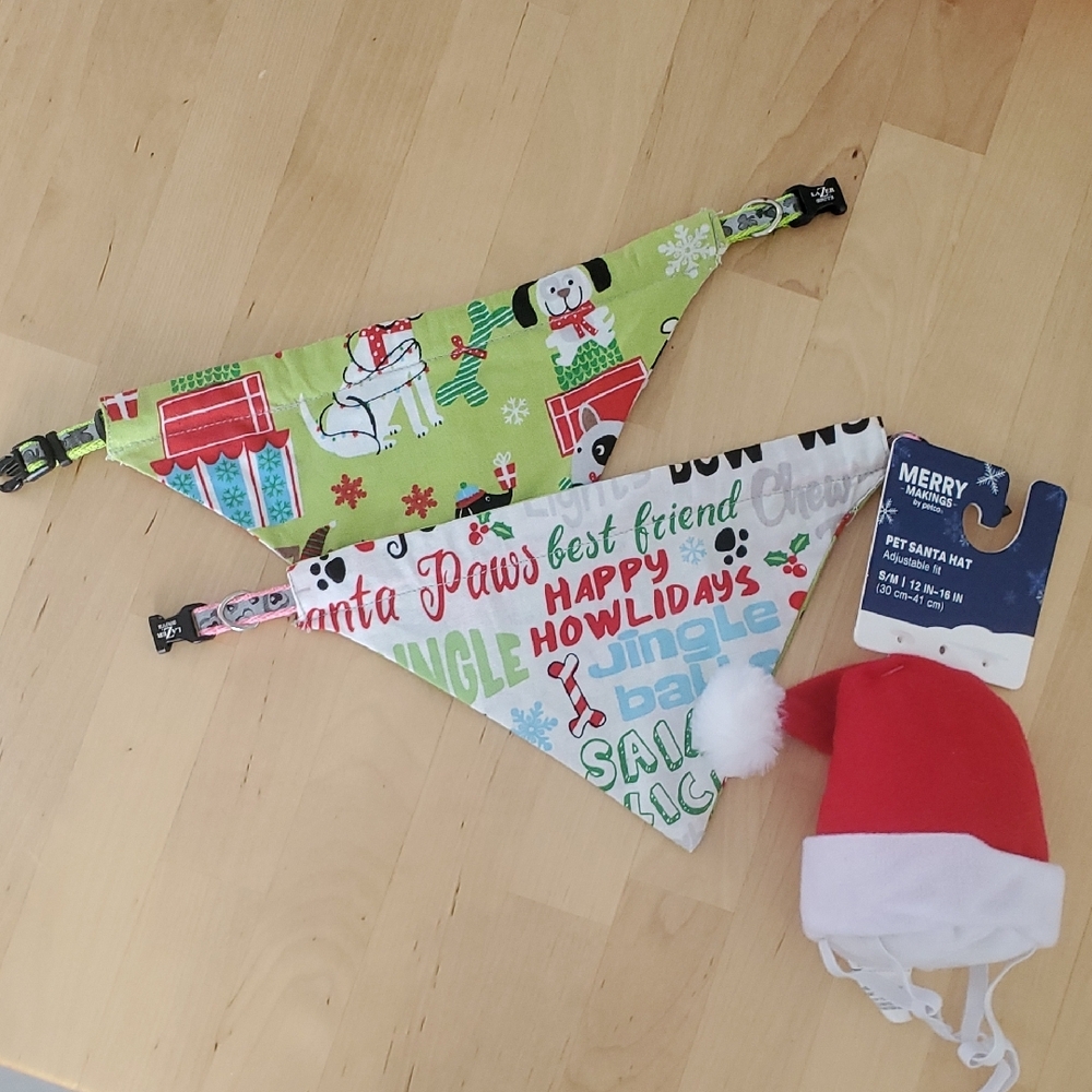 NWT Small Dog Holiday Set – 2 Collars, 2 Bandanas & Santa Hat